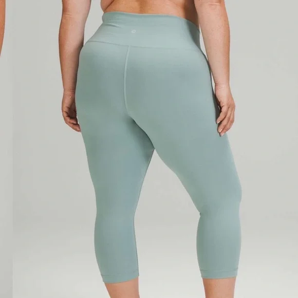 Lululemon Wunder Train High Rise Crop 21’ - Picture 2 of 5